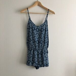5/$15 - Hollister Ajustable Strap Jumpsuit Romper Pockets Womens Size XS‎